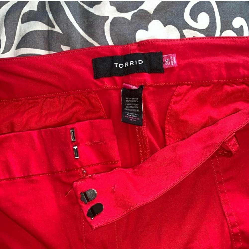 Torrid Shorts - Red - Picture 2 of 2